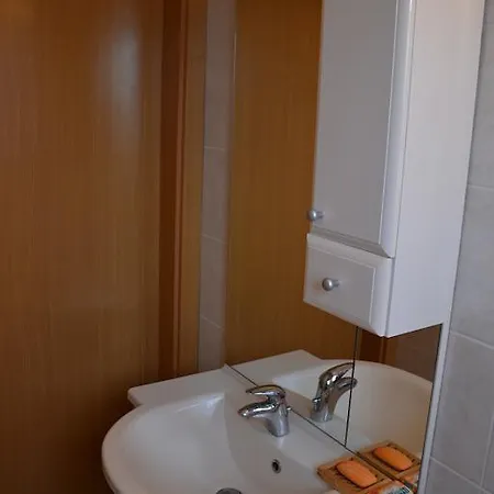 Holiday Farmhouse Skvor Robidisce