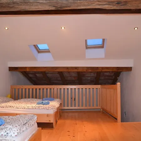 Holiday Farmhouse Skvor Robidisce