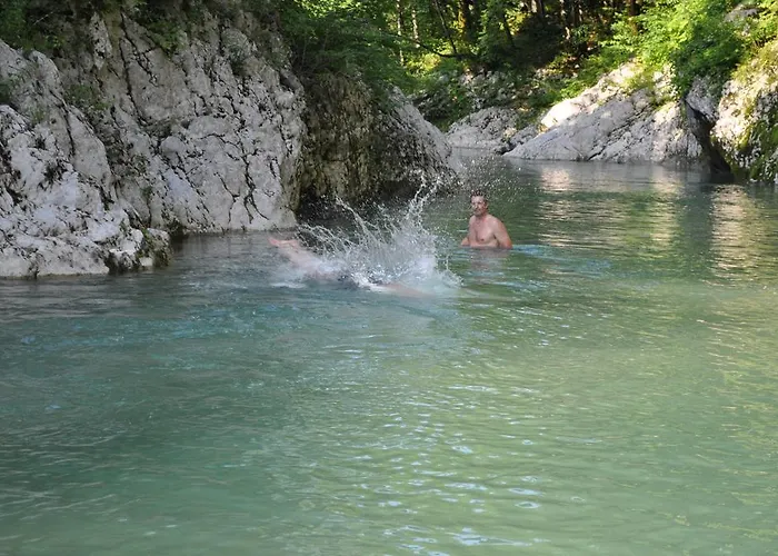 Skvor Feriegård Robidisce