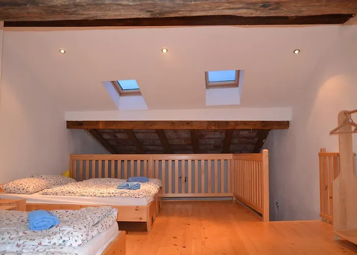 Holiday Farmhouse Skvor Robidisce