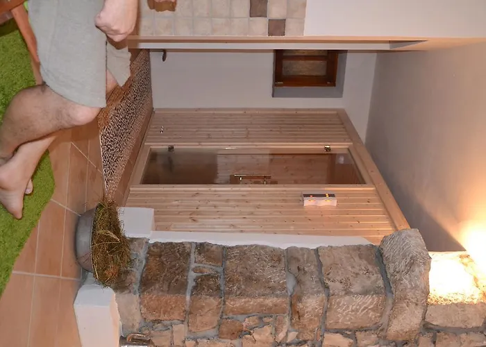 Holiday Farmhouse Skvor