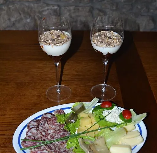 Holiday Farmhouse Skvor Robidisce